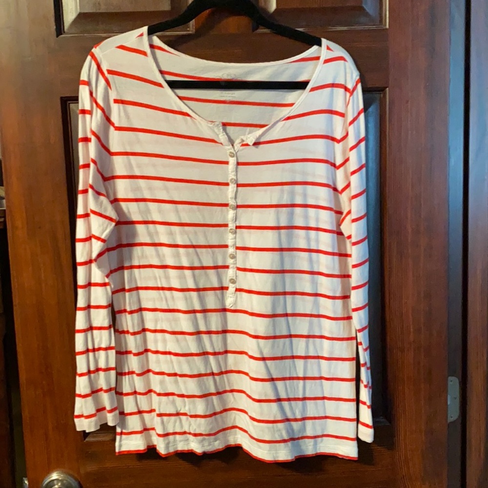 Old Navy button up shirt